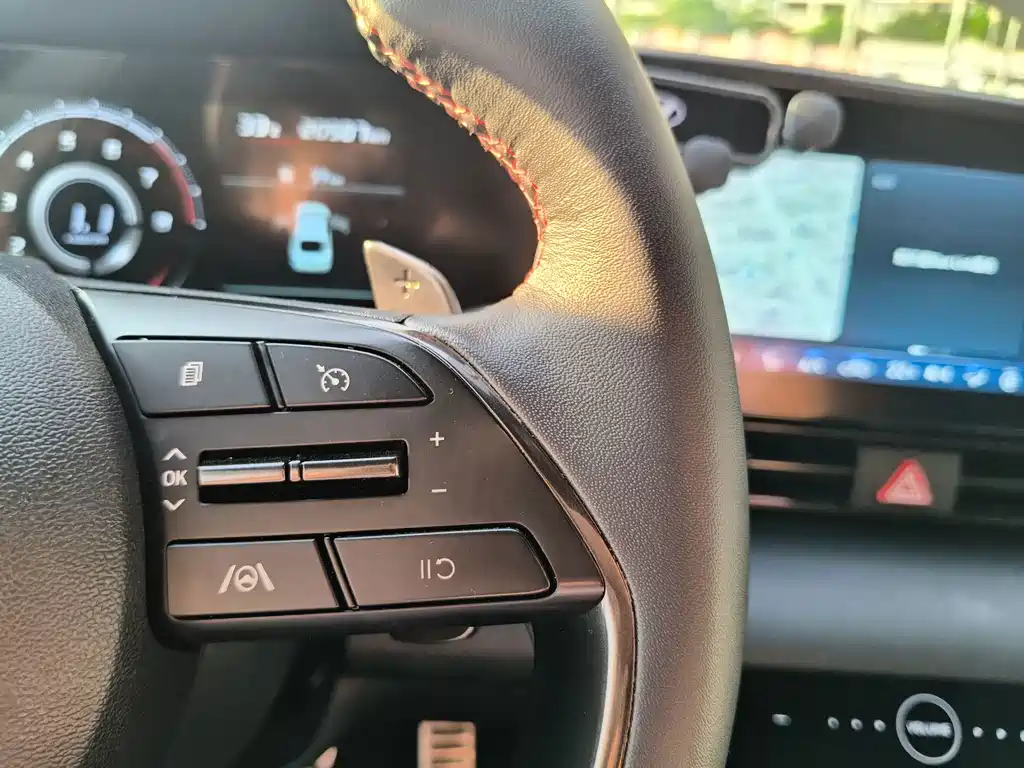 Hyundai Elantra — миниатюра 19