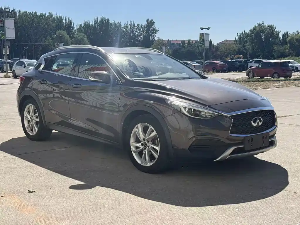 Infiniti QX30 — миниатюра 3