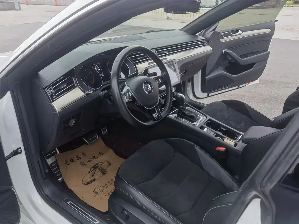 Volkswagen FAW - Passat CC CC 2019 330TSI V