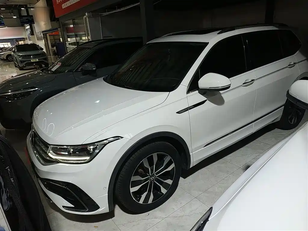 Volkswagen Tiguan L 2022