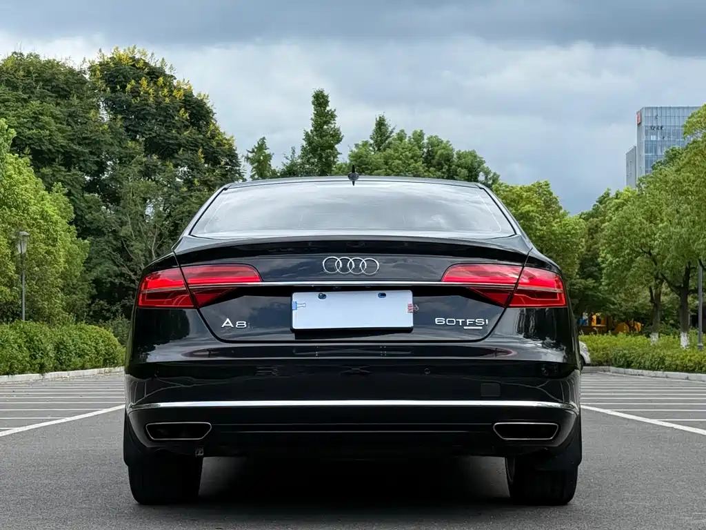 Audi A8 — миниатюра 5