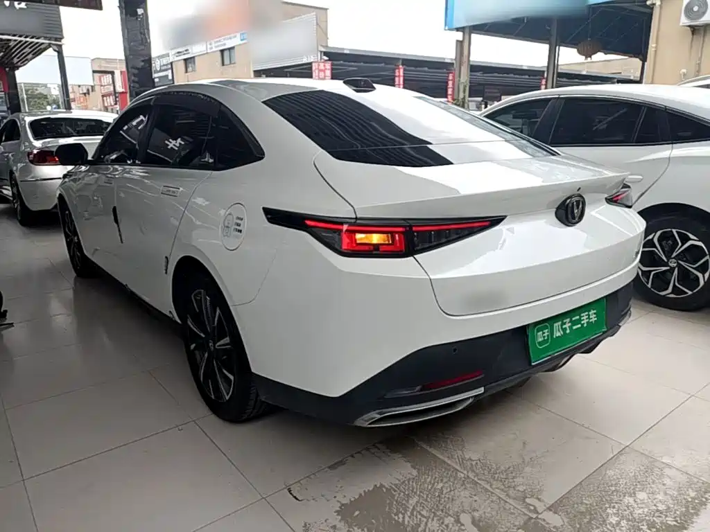 Changan Yida — миниатюра 5