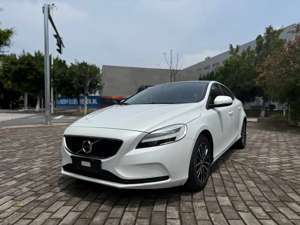 Volvo V40 2017