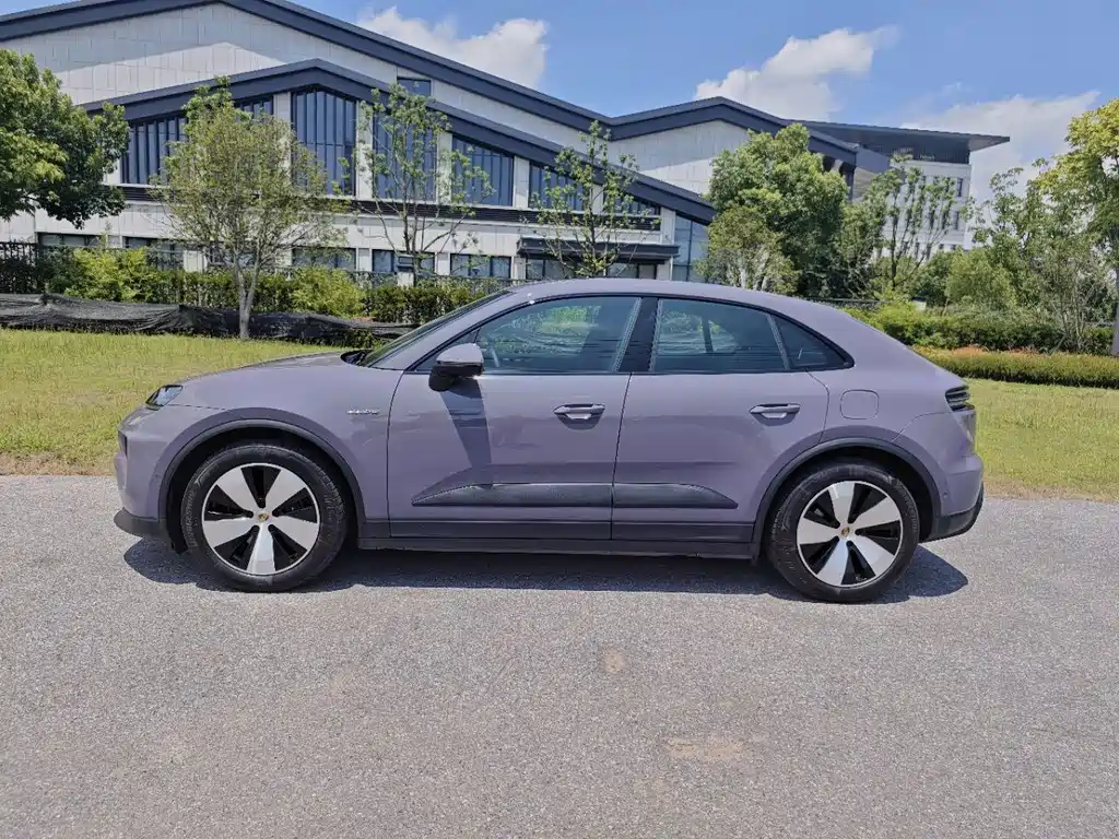 Porsche Macan EV — миниатюра 2