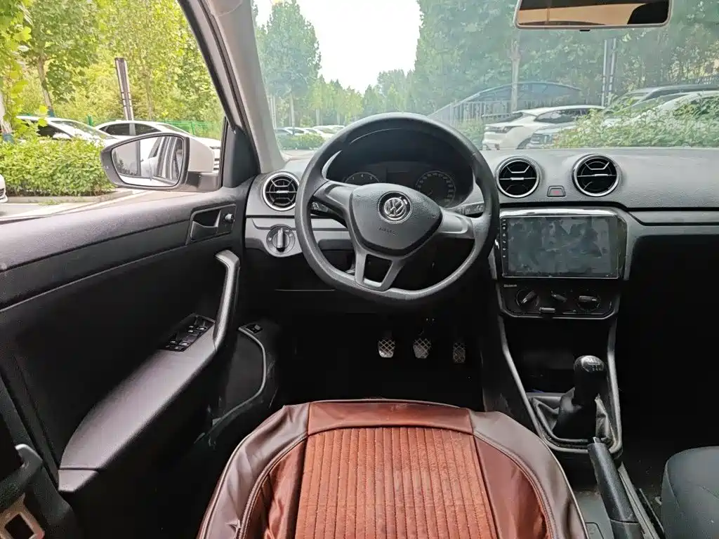 Volkswagen Jetta — миниатюра 6