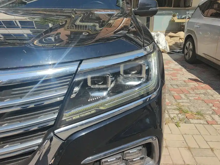 Roewe RX8 — миниатюра 5