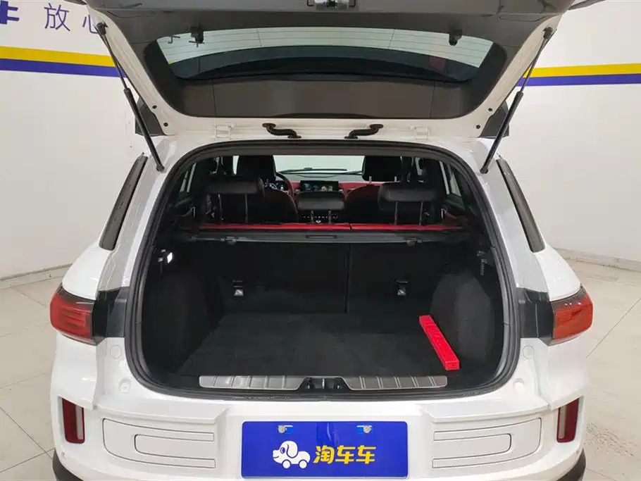 Geely Icon 2020 1.5TD i9 BSG