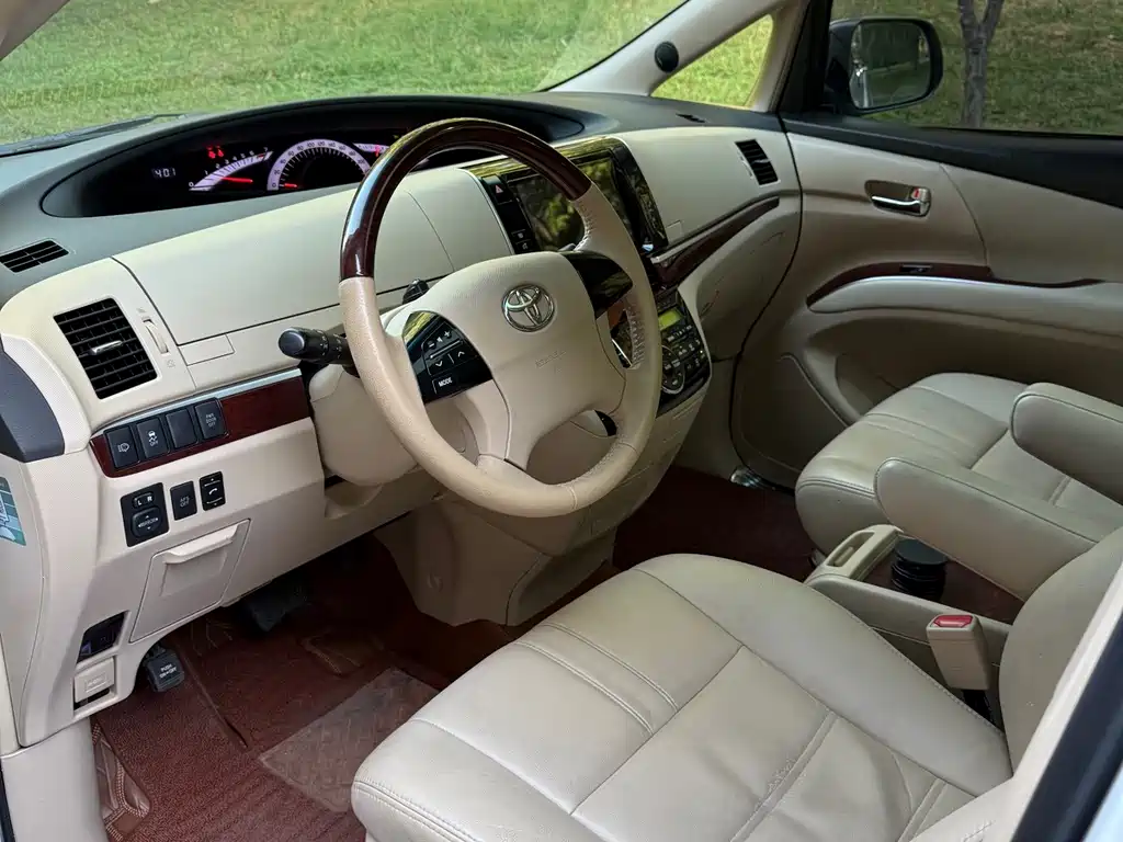 Toyota Previa — миниатюра 4