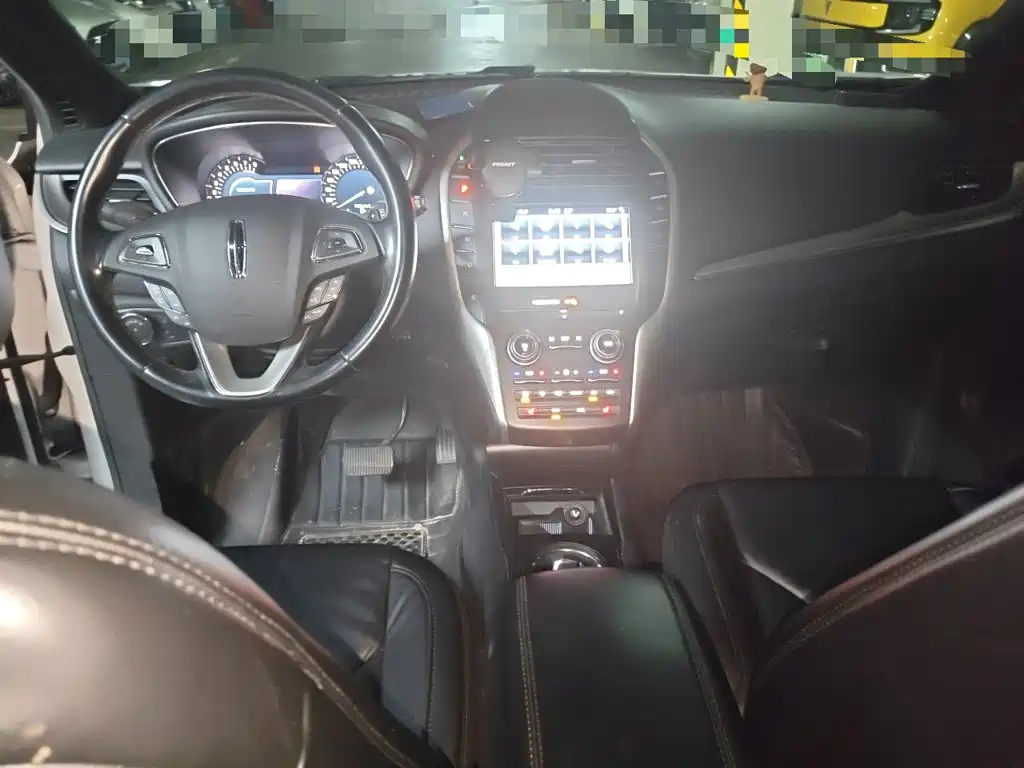 Lincoln MKC — миниатюра 13