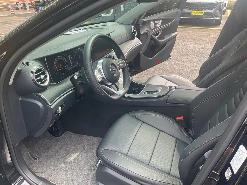 Mercedes-Benz E-Class — миниатюра 9