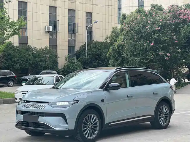 ZERO-RUNNING CAR ZERO RUN C11 2024