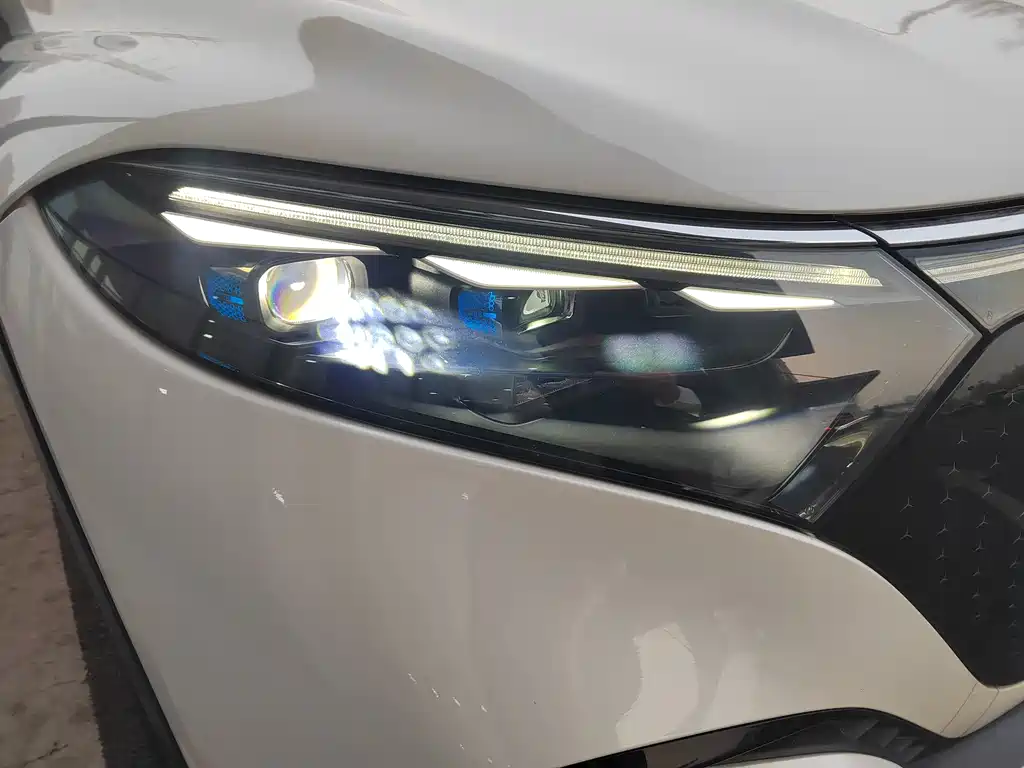 MERCEDES-BENZ EQS SUV