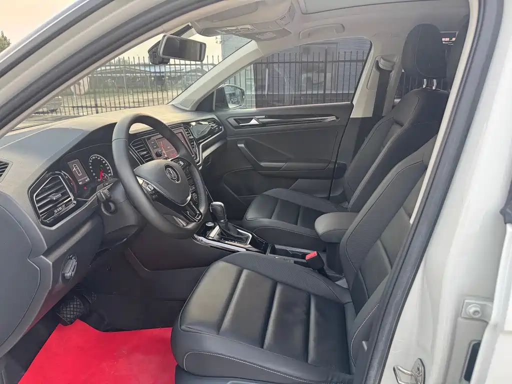 Volkswagen T-Roc — миниатюра 13