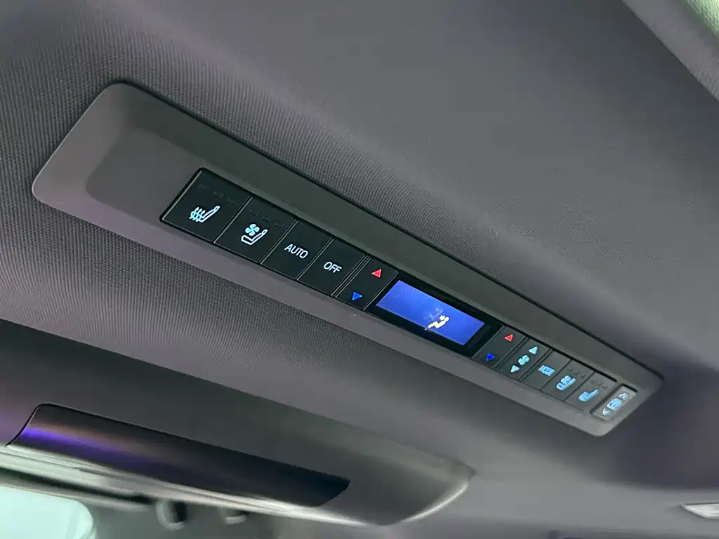 Toyota Sienna — миниатюра 25