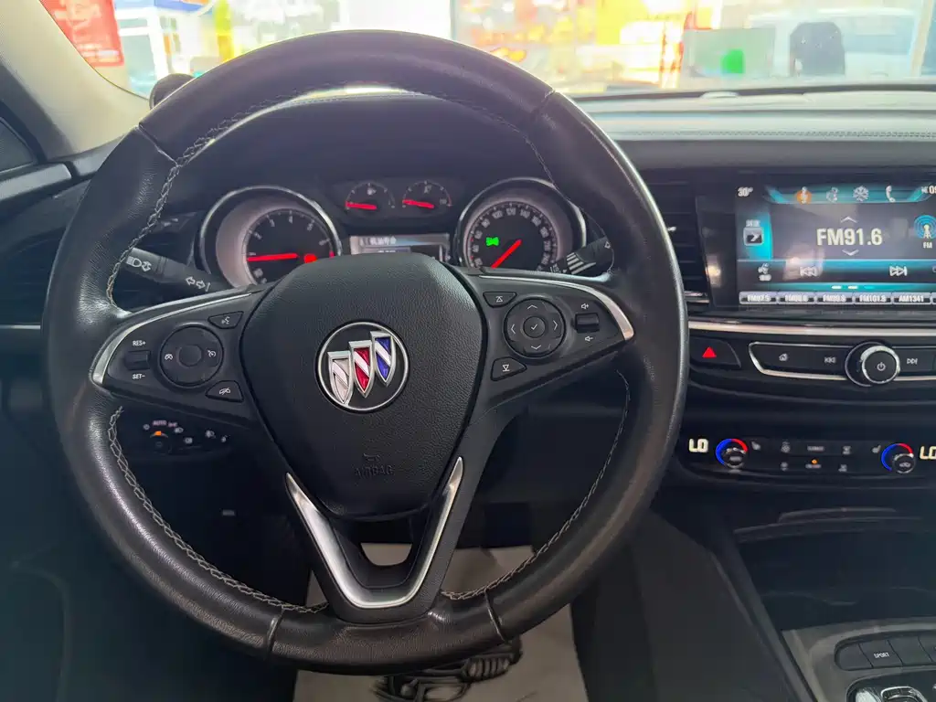Buick Regal — миниатюра 10