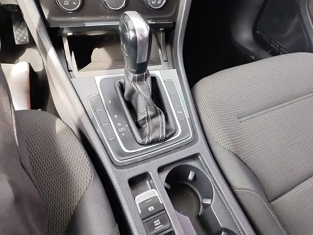Volkswagen Golf — миниатюра 14