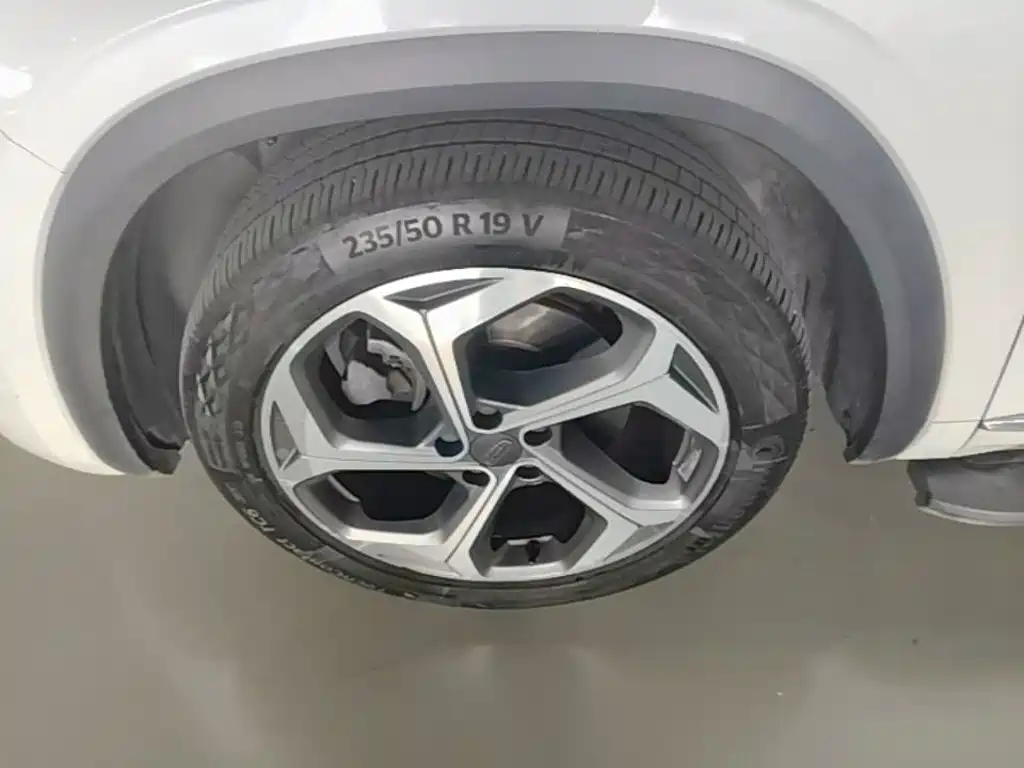 Geely Xingyue L — миниатюра 23