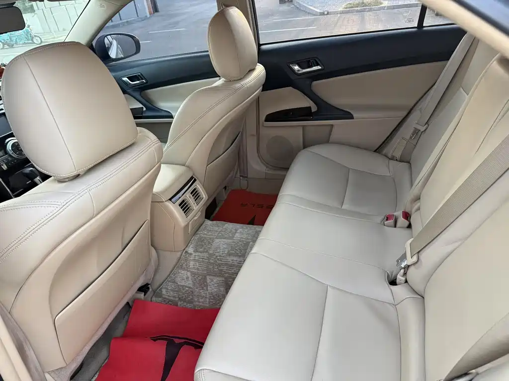 Toyota Reiz — миниатюра 7