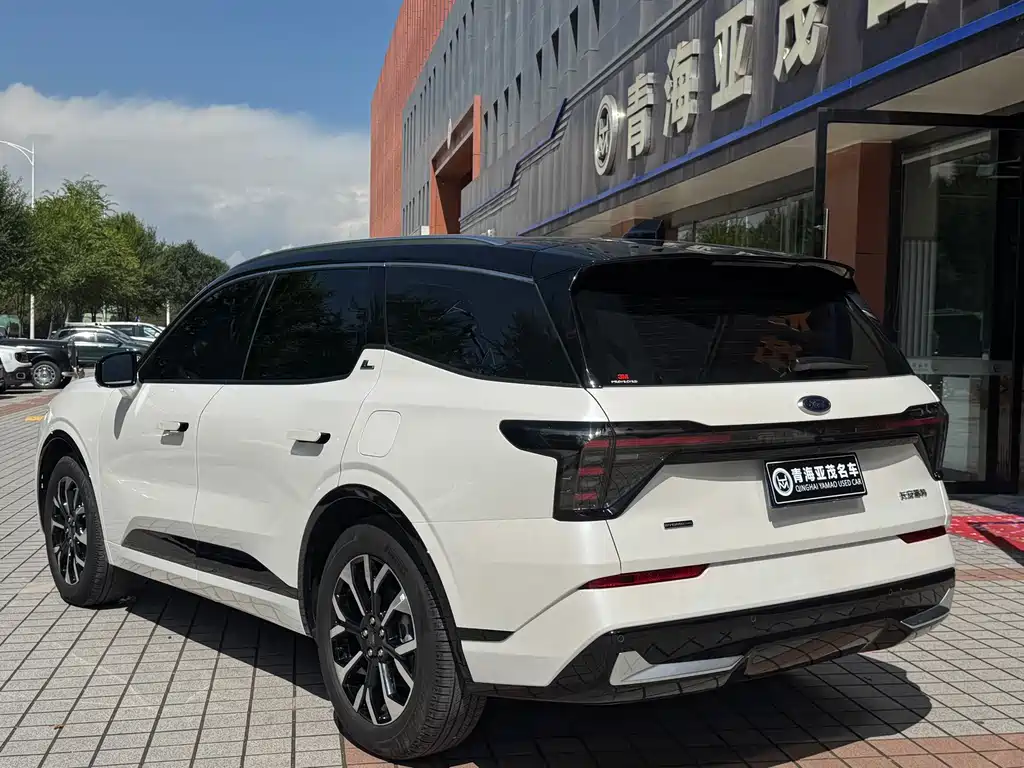 Ford Edge — миниатюра 18
