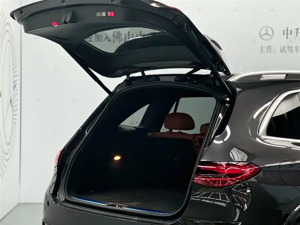 Mercedes-Benz GLC 2024 GLC 260 L 4MATIC Luxury 5 мест