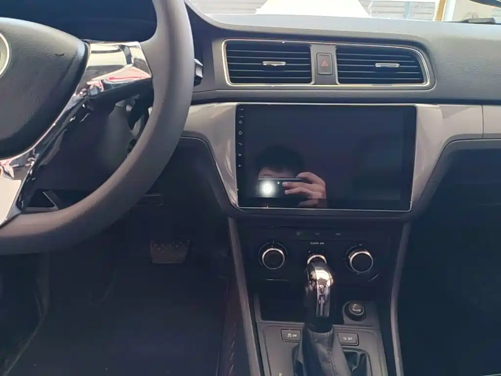 Volkswagen Lavida — миниатюра 10