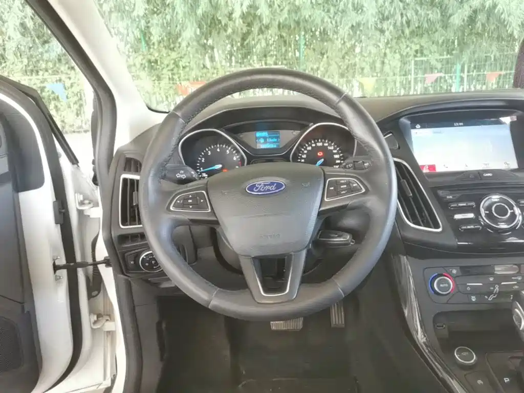 Ford Focus — миниатюра 11