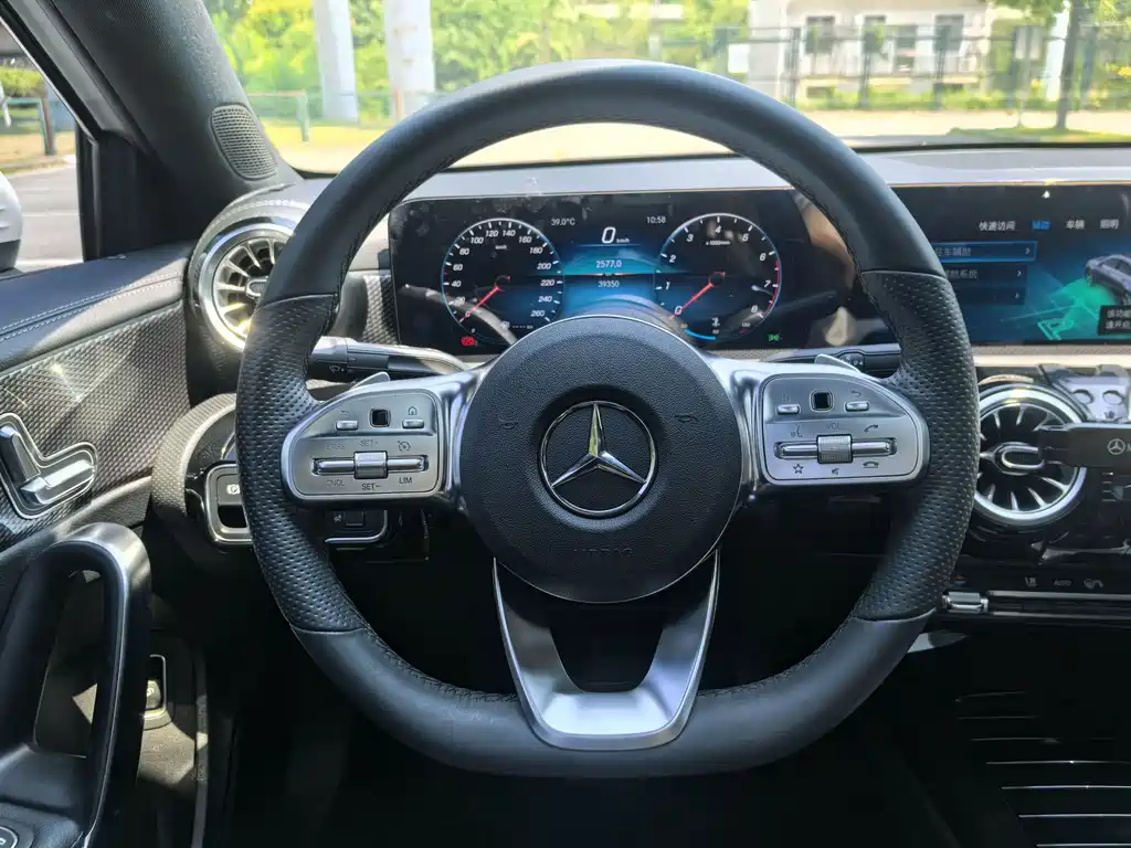 Mercedes-Benz A-Class — миниатюра 6