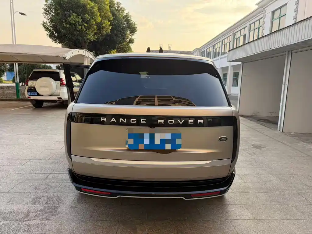 Land Rover Range Rover — миниатюра 4