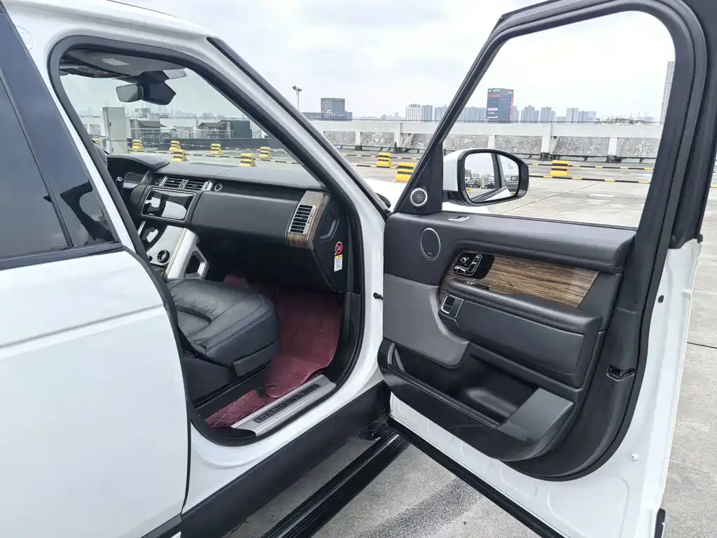 Land Rover Range Rover — миниатюра 9