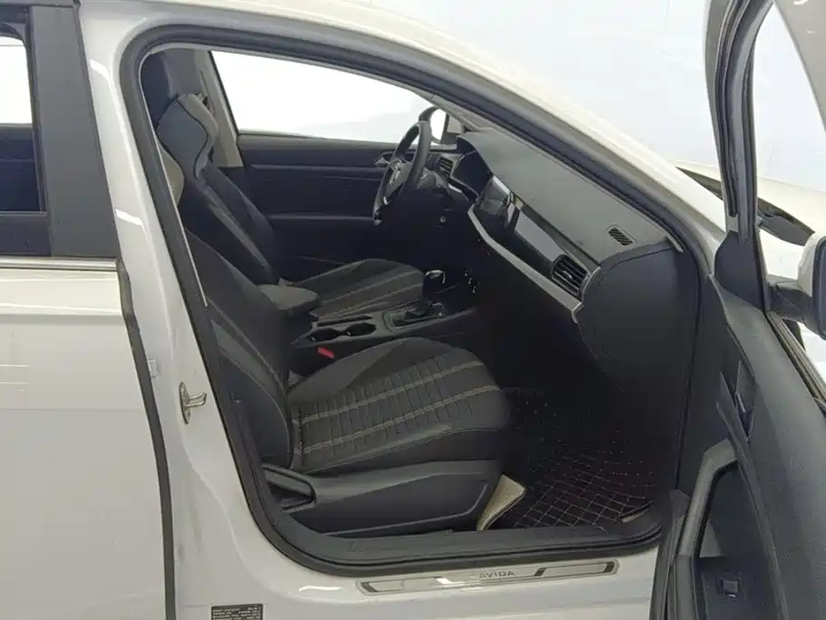 Volkswagen Lavida — миниатюра 8