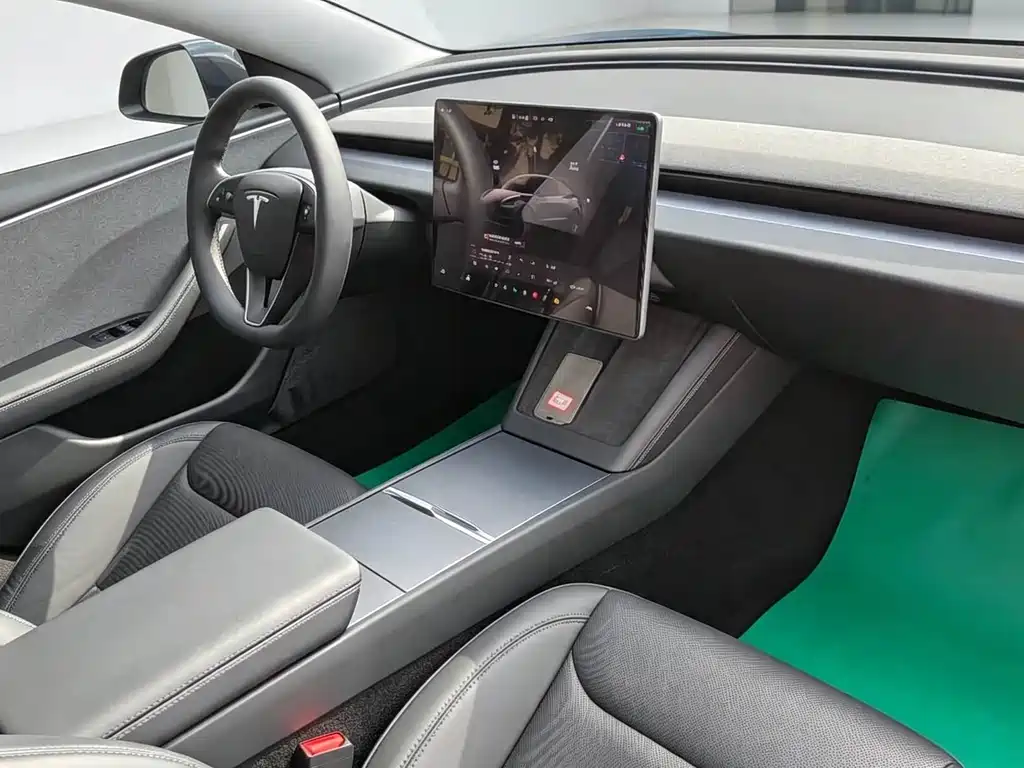 Tesla Model 3 — миниатюра 4