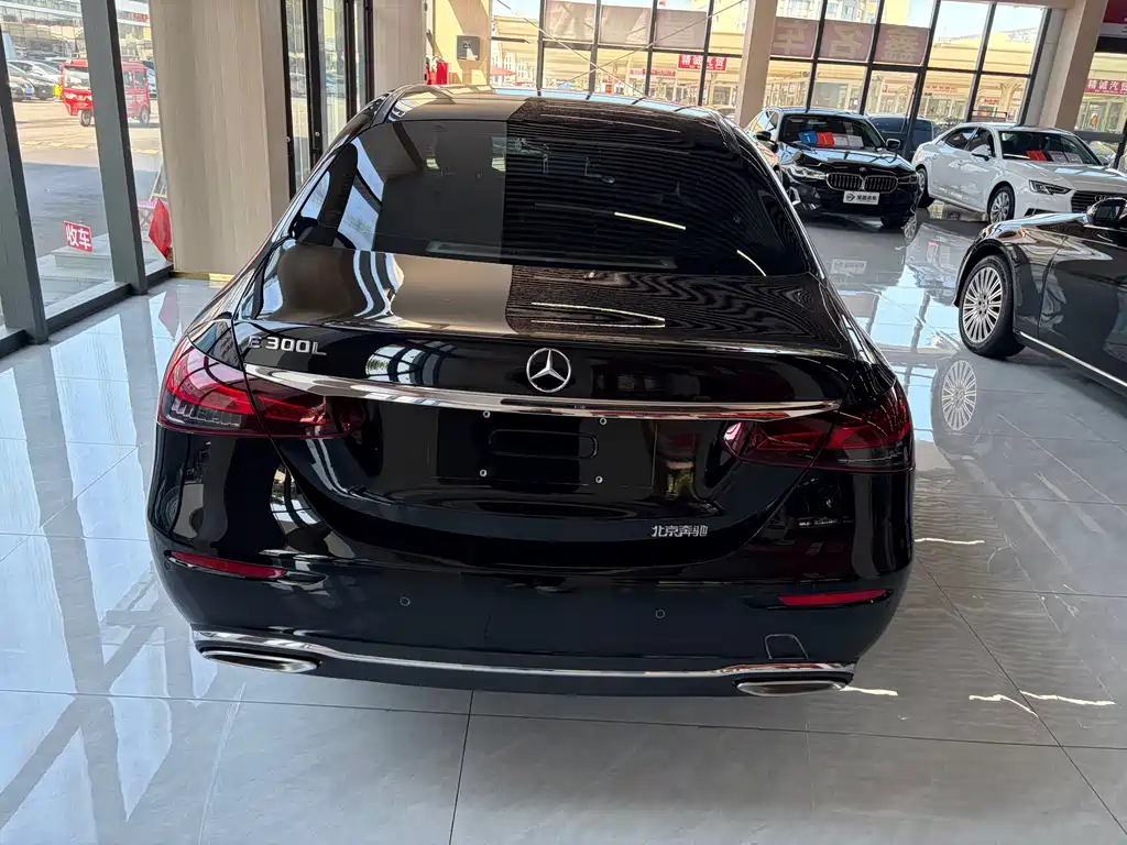 Mercedes-Benz E-Class — миниатюра 8