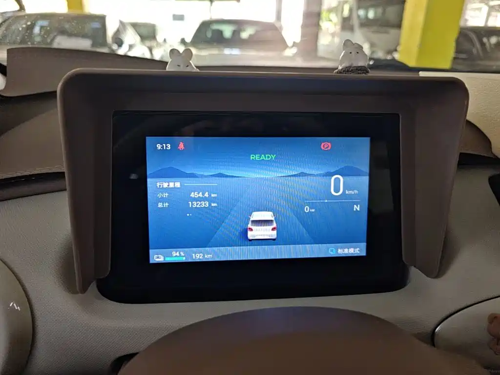 Wuling MINIEV — миниатюра 12
