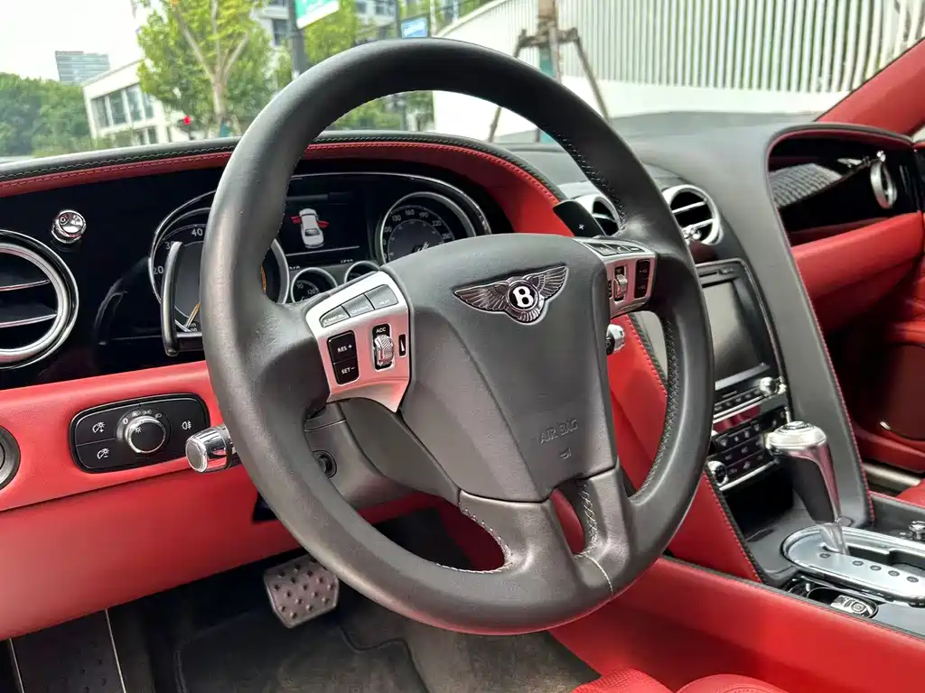 Bentley Flying Spur — миниатюра 10