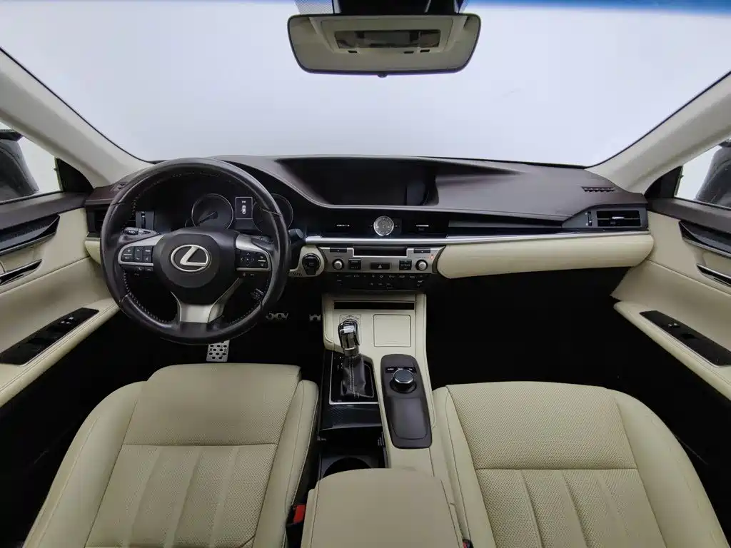 Lexus ES — миниатюра 5