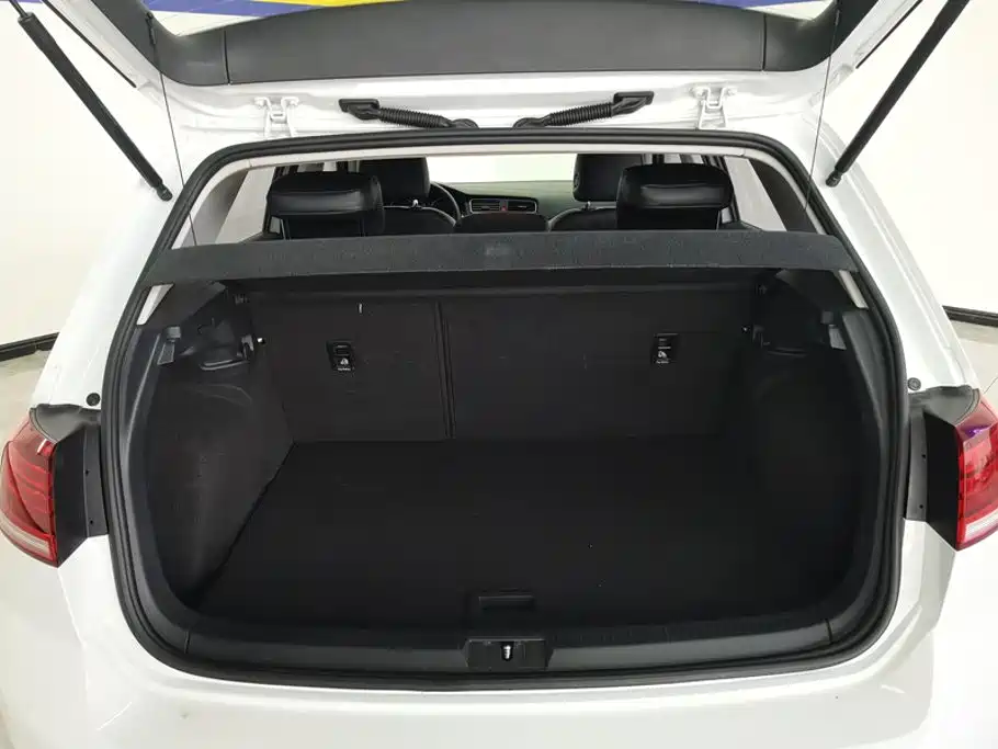 Volkswagen Golf — миниатюра 4