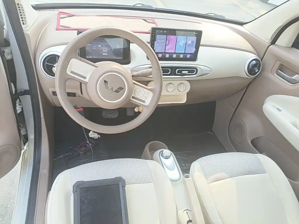 Wuling MINIEV — миниатюра 10