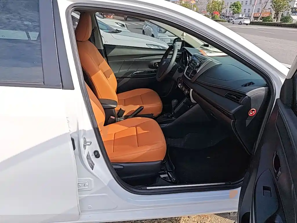 Toyota Yaris L — миниатюра 25