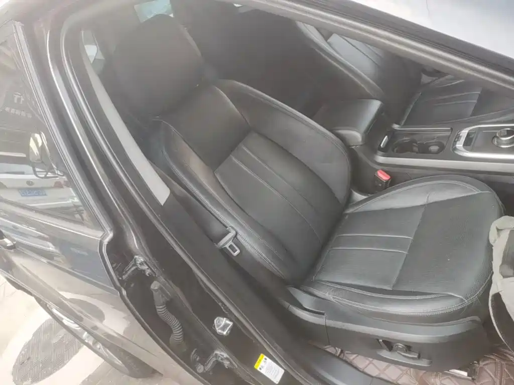 Land Rover Discovery Sport — миниатюра 25