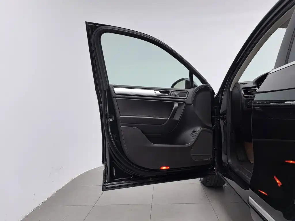 Volkswagen Touareg — миниатюра 8