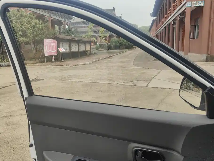 Wuling Hongguang PLUS — миниатюра 7