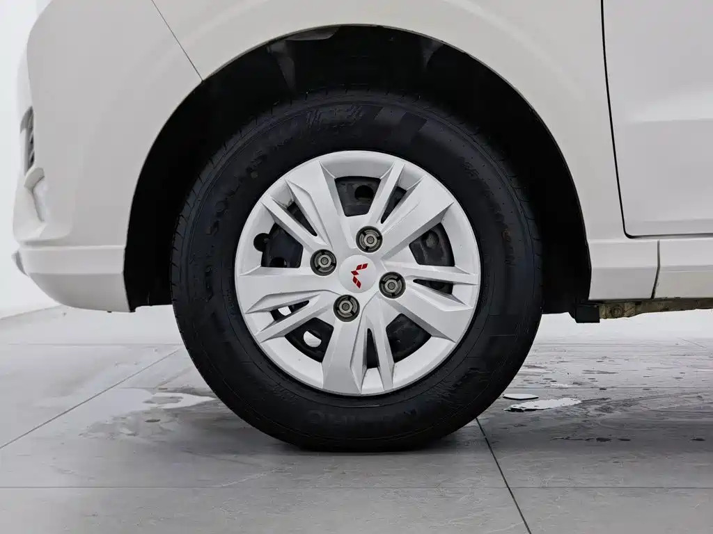 Wuling Hongguang — миниатюра 17