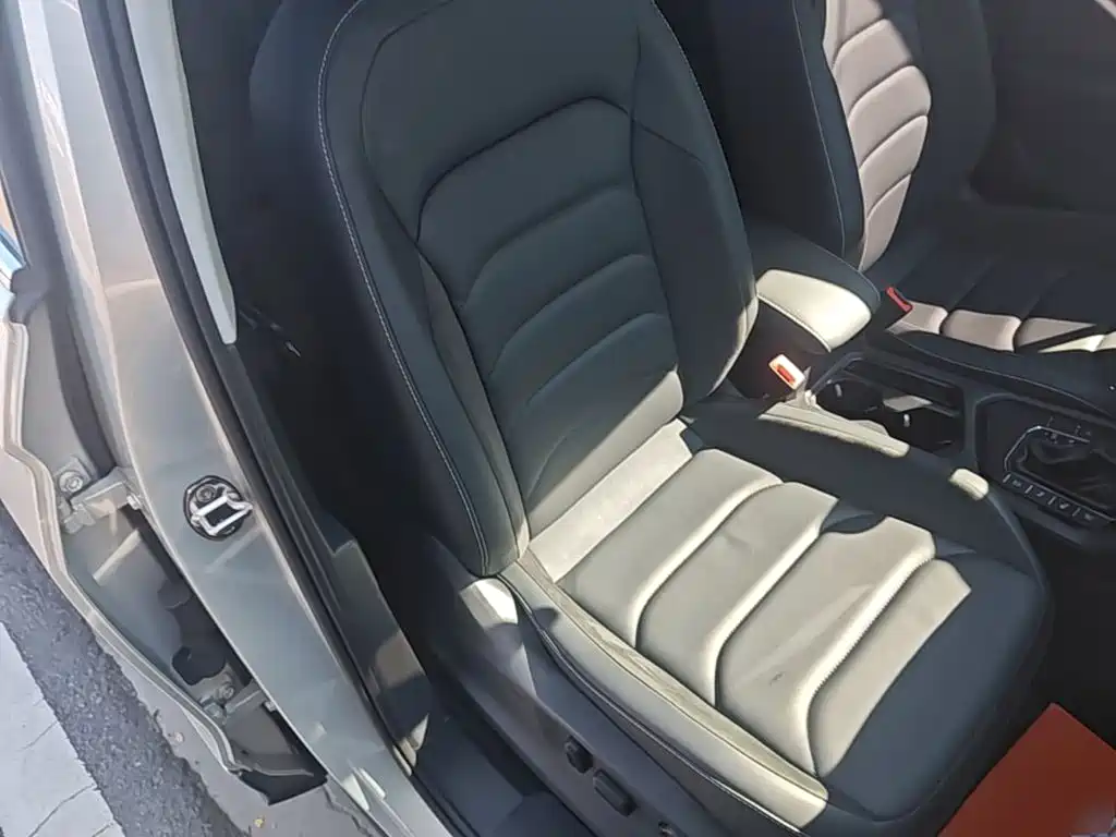 Volkswagen Tiguan L — миниатюра 25