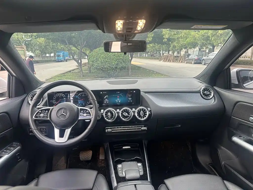 Mercedes-Benz GLA — миниатюра 10