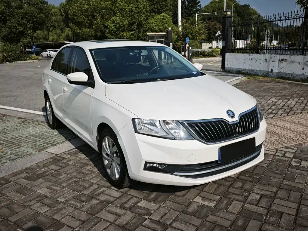 Skoda Rapid — миниатюра 2