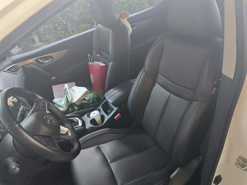 Nissan Qashqai 2.0 л 2021 г. Белый, пробег 30099 км