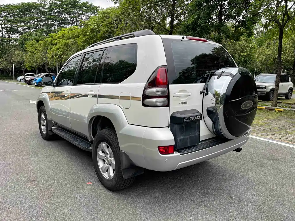 Toyota Land Cruiser Prado 2005 4.0L AT GX Luxury
