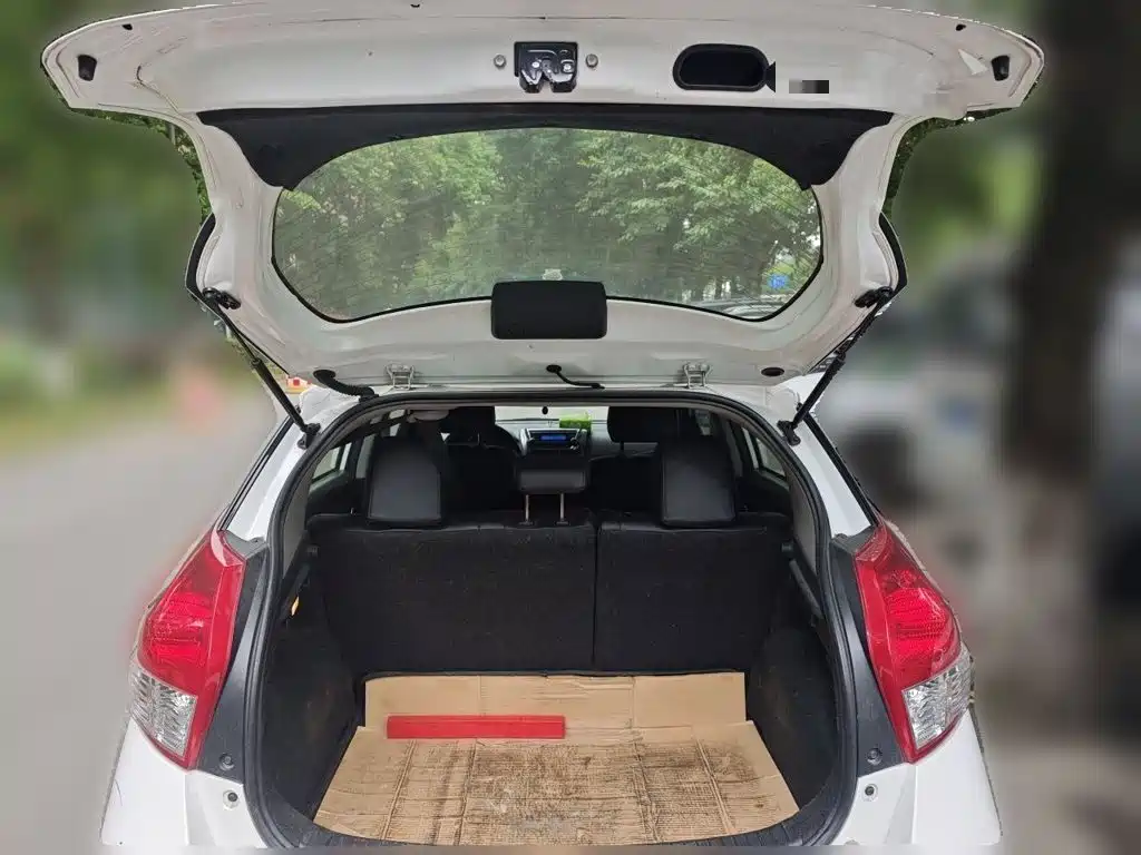 Toyota Yaris L — миниатюра 15
