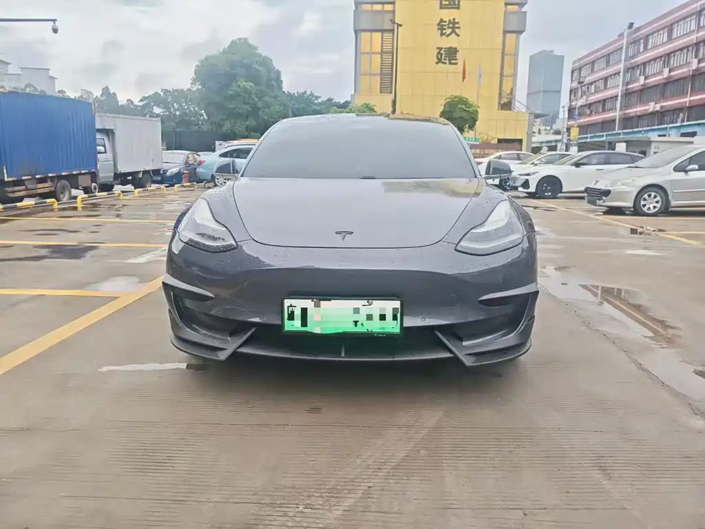 Tesla Model 3 — миниатюра 3