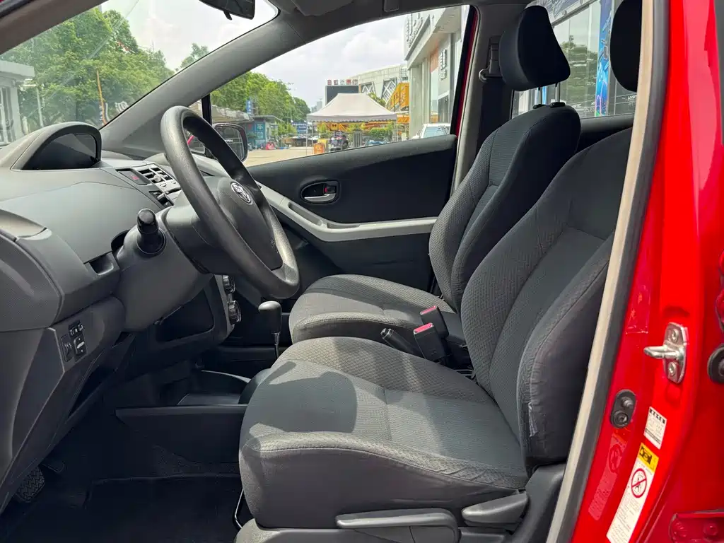 Toyota Yaris — миниатюра 7